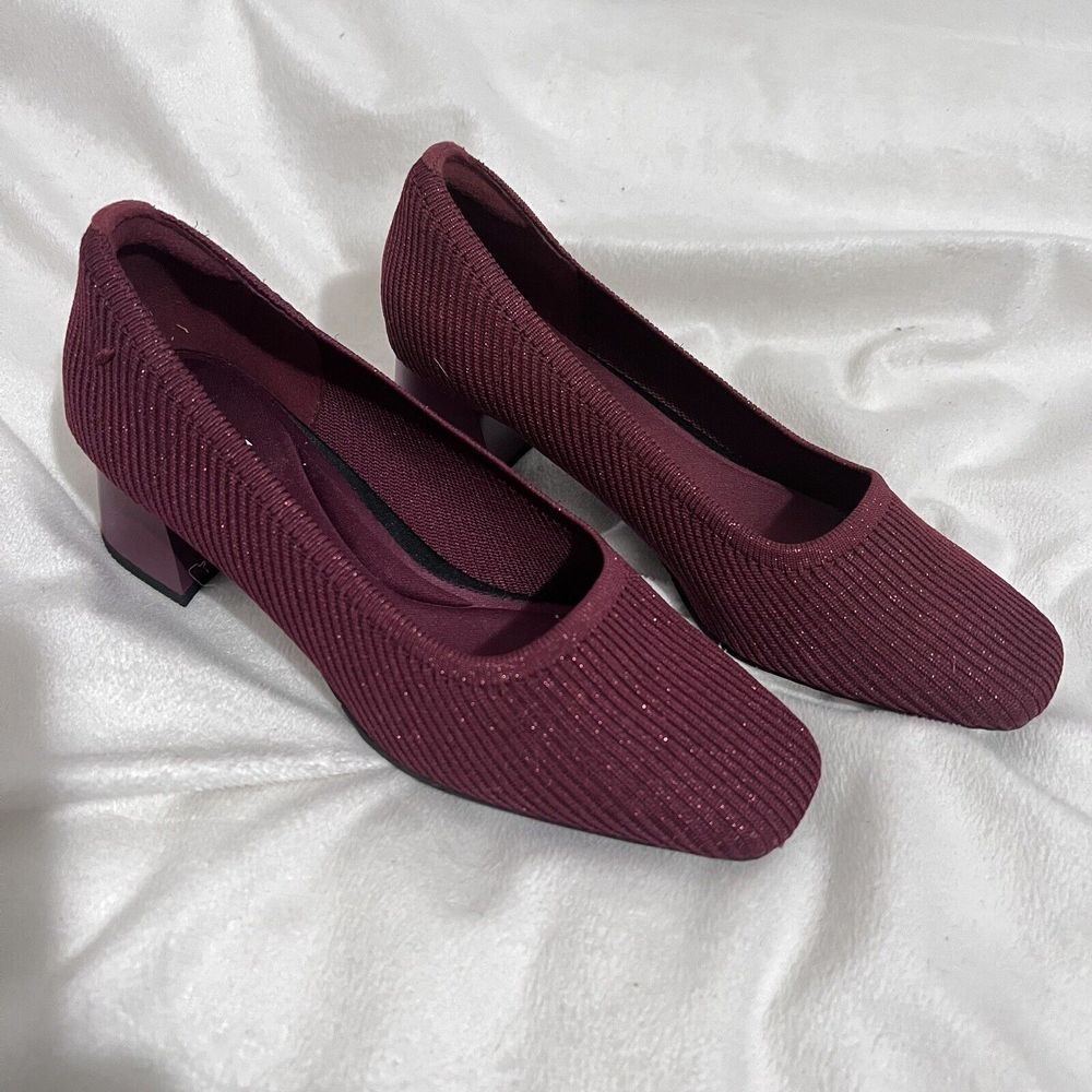 Women's Burgundy Knit Block Heel Pumps - Picture 3 of 8